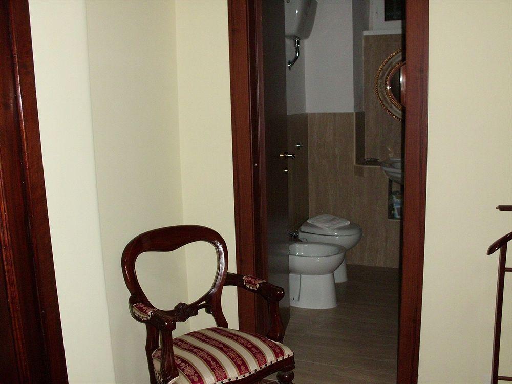 Alojamento de Acomodação e Pequeno-almoço Ermes Relais Roma